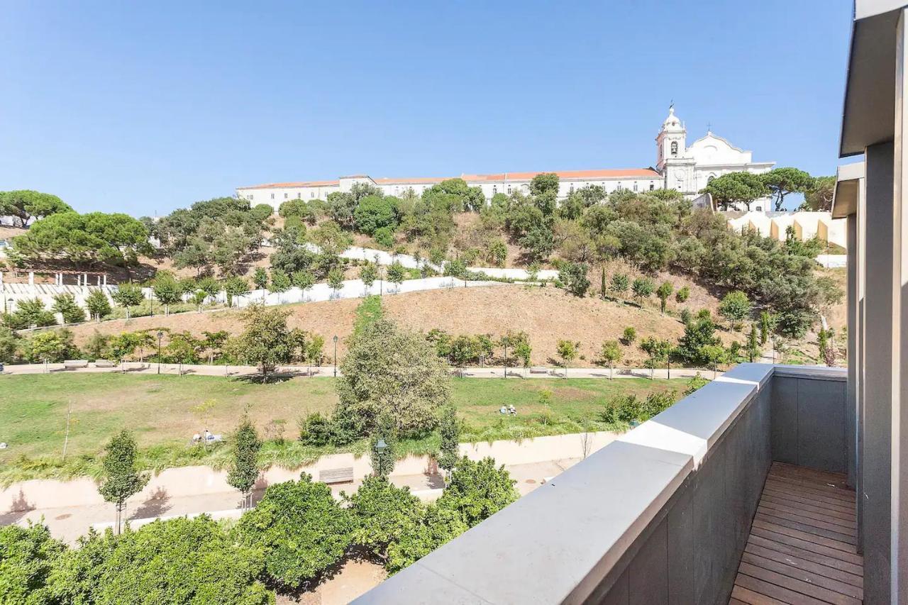 Flh Mouraria Art Apartment With Pool Lisbon Luaran gambar